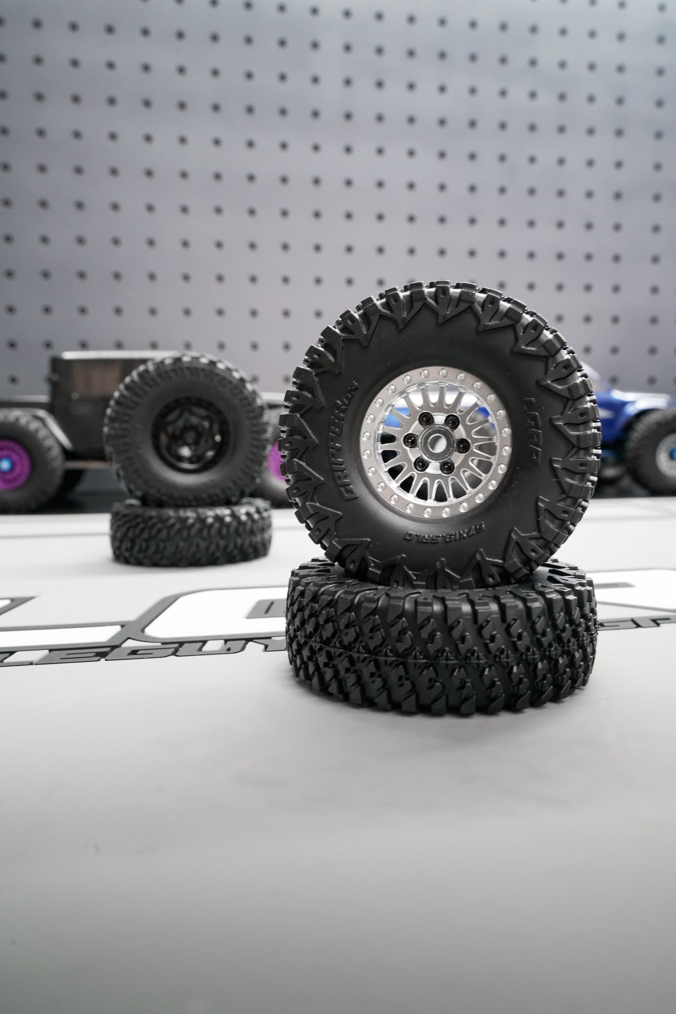 GRIPPER LG4 1.0 TIRES (57MM)