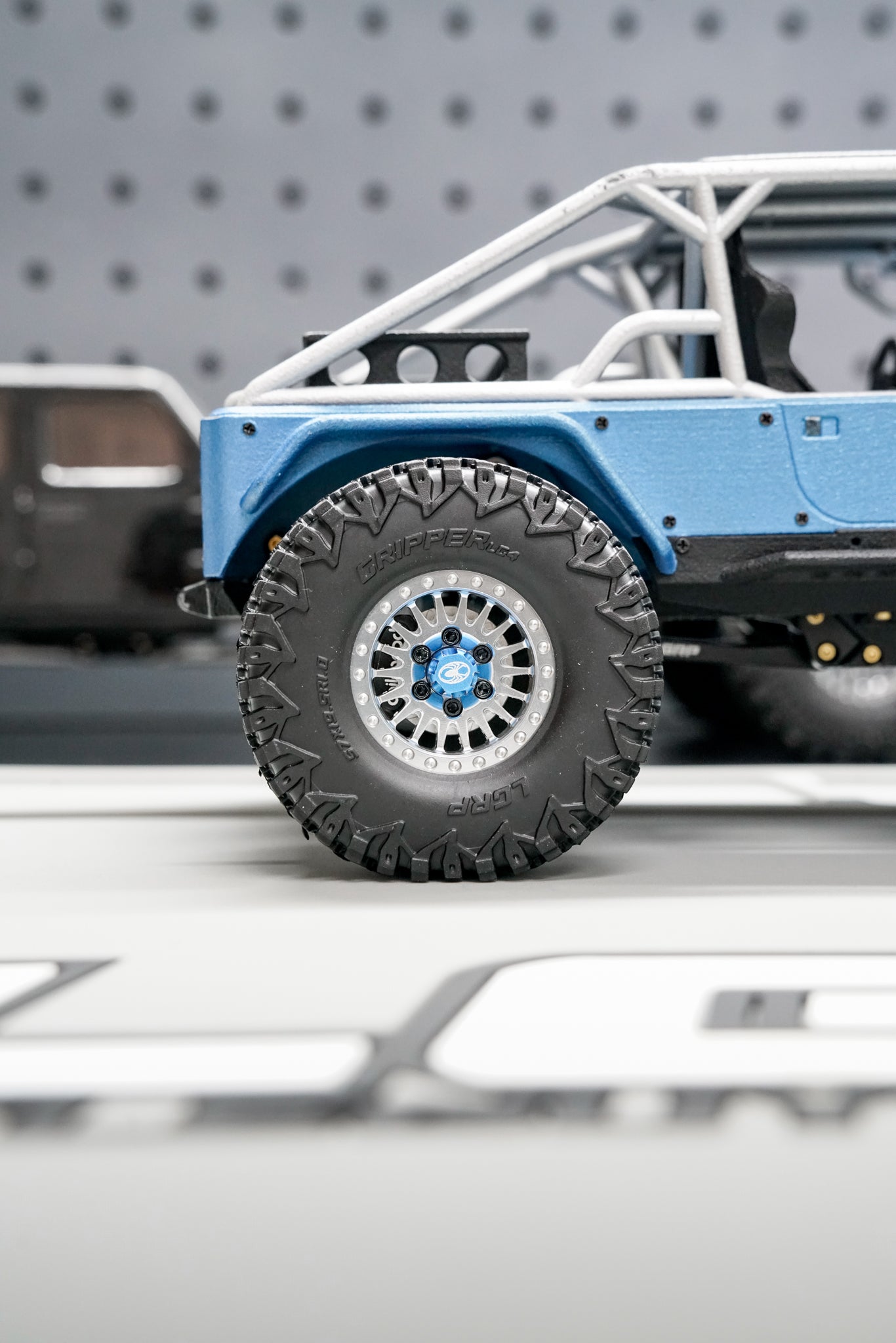 GRIPPER LG4 1.0 TIRES (57MM)