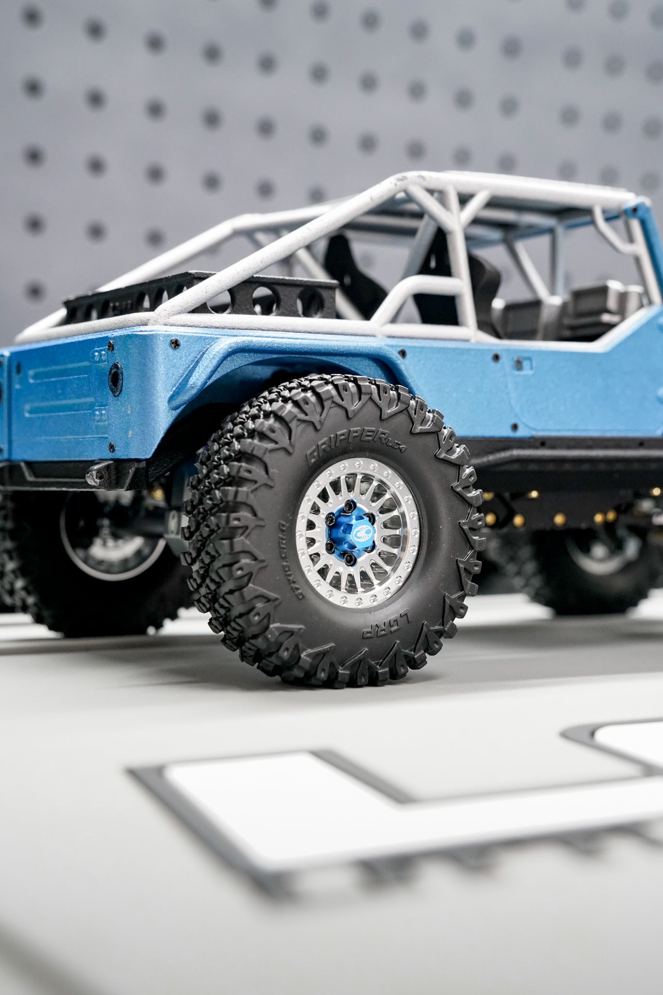 GRIPPER LG4 1.0 TIRES (57MM)